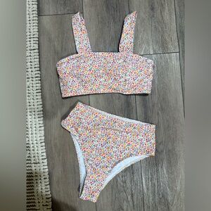 Adorable Floral Print High Waisted Two Piece Swimsuit - Size Medium (NEW)